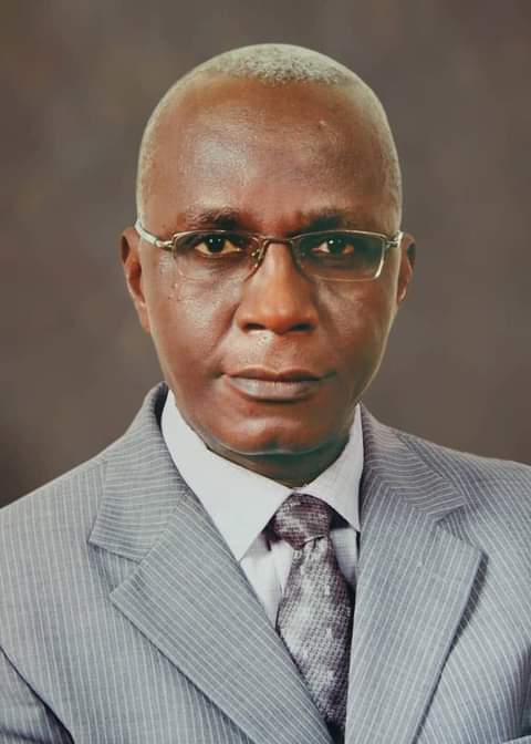 Veteran journalist, Nnamnso Umoren, bows