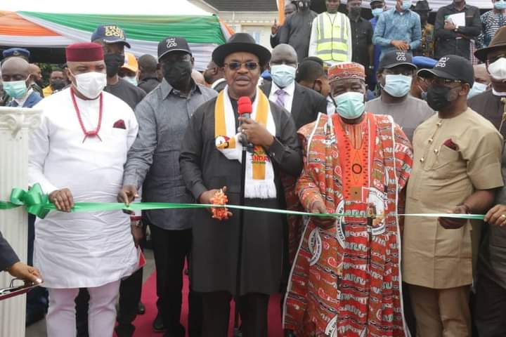 Akwa Ibom at 34: Governor Emmanuel inaugurates more internal roads in Shelter Afrique