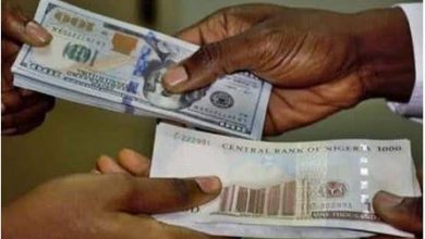 Naira falls to 920/$, fuel marketers push for fresh price hike