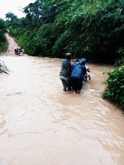 How collapsed bridge blocks children's path to high school in Ibiono Ibom community 1 How collapsed bridge blocks children's path to high school in Ibiono Ibom community