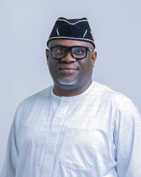 Aniekan Bassey distributes medical supplies to PHCs in Uyo Senatorial District 1 Aniekan Bassey distributes medical supplies to PHCs in Uyo Senatorial District