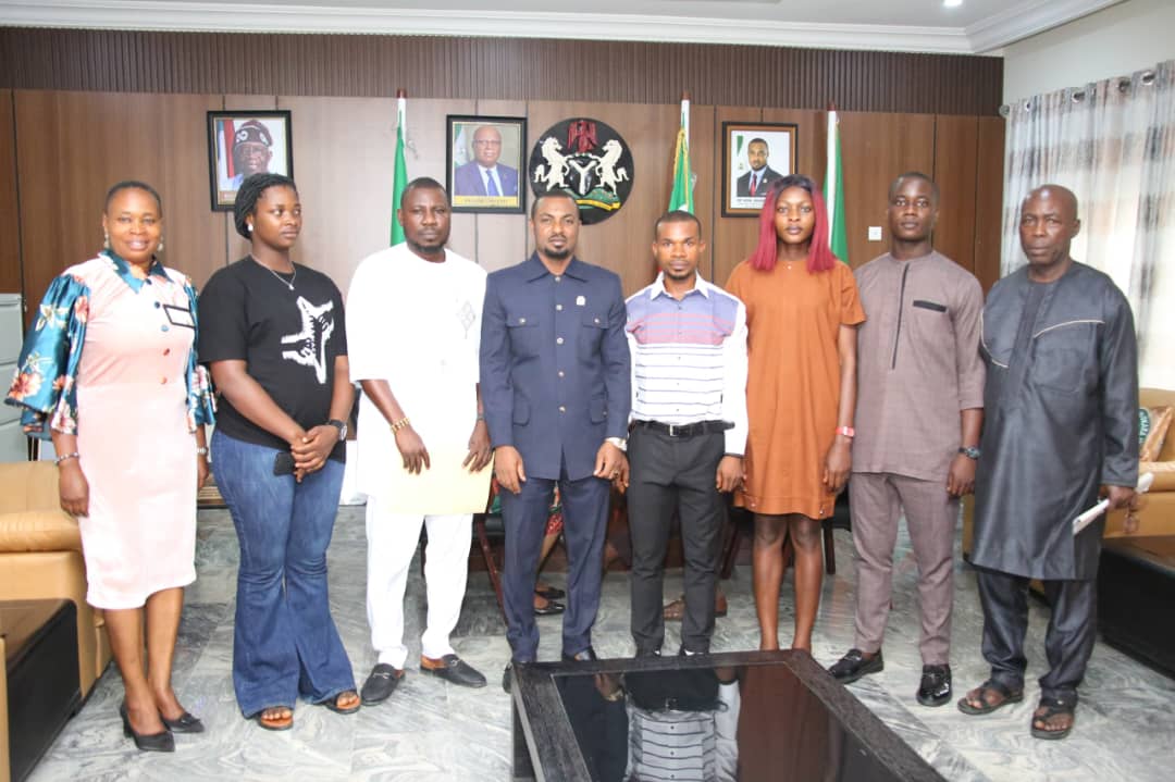 Asuakak Umoh launches 2025 Ibiono Ibom students’ bursary scheme