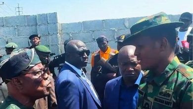 • Wike & Lieutenant A.M. Yerima during the altercation