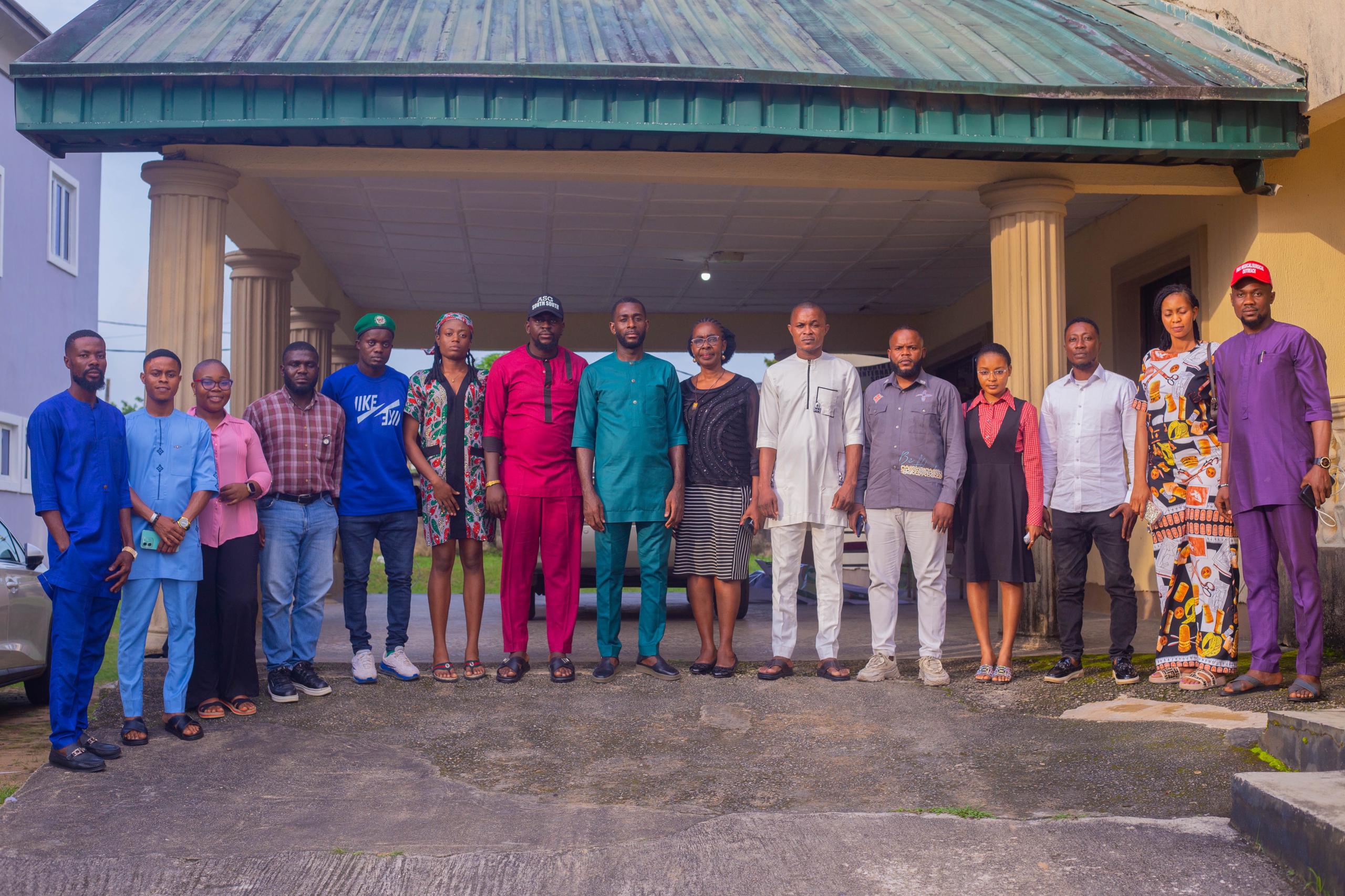 • NUJ Chairman, Comrade Nsibiet John (middle), along with members of the State Working Committee (SWC) of the Union, with NANS leaders shortly after the courtesy visit to the State Council by NANS South South last Friday. Photo: Etebong Harry