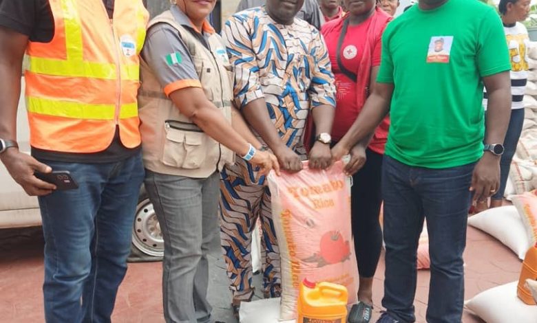 Flood victims in Akwa Ibom get relief materials from NEMA