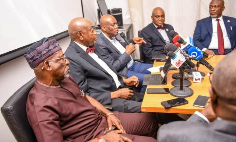 • L—R: Emmanuel Enoidem, SAN; Attorney General and Commissioner for Justice, Uko Essien Udom, SAN; his predecessor, Paul Usoro, SAN; Commissioner for Information, Mr. Aniekan Umanah; and Commissioner for Finance, Mr. Emem Bob, briefing journalists on the purported inter-agency committee report on oil wells. Photo: Government House.