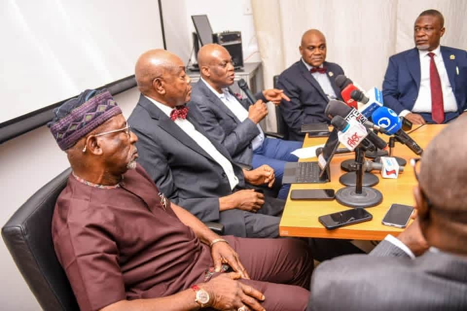 • L—R: Emmanuel Enoidem, SAN; Attorney General and Commissioner for Justice, Uko Essien Udom, SAN; his predecessor, Paul Usoro, SAN; Commissioner for Information, Mr. Aniekan Umanah; and Commissioner for Finance, Mr. Emem Bob, briefing journalists on the purported inter-agency committee report on oil wells. Photo: Government House.