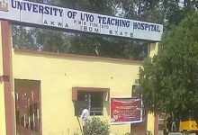 Chaos erupts in Uyo as doctors begin strike after EFCC raid at UUTH