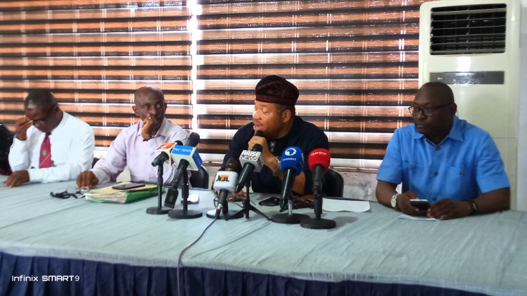 MDCAN, resident doctors condemn EFCC operatives' invasion of Uyo Teaching Hospital 1 MDCAN, resident doctors condemn EFCC operatives' invasion of Uyo Teaching Hospital