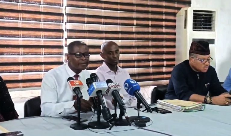 • Eyo Ekpe, a professor of cardiothoracic surgery at the University of Uyo Teaching Hospital (UUTH), addressing a press conference over his alleged arrest by EFCC operatives