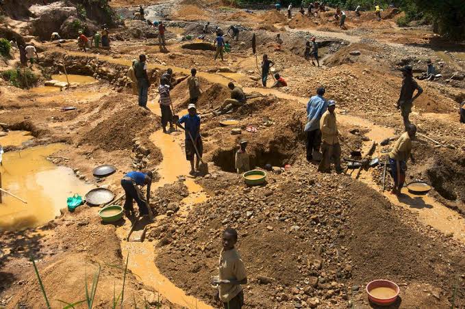 From Raw Exports to Value Creation: The Rise of Homegrown Technologies in Mining 1 A mining site in northern Nigeria